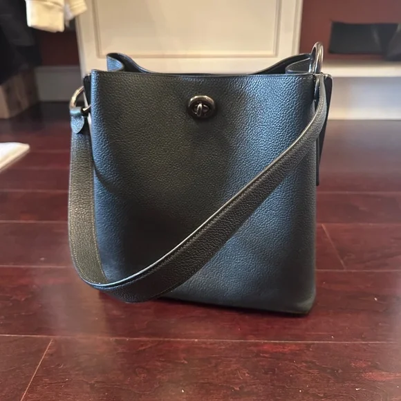 Coach bucket bag - Picture 1 of 4